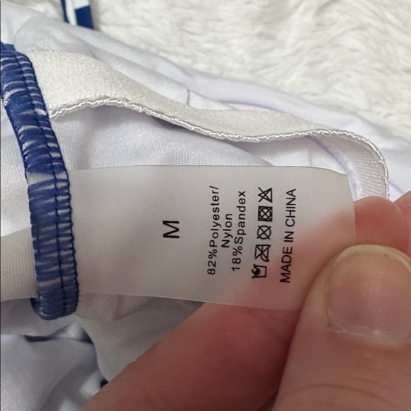 NWT Eomenie Blue And White Floral Print Ruched Sides One Piece Swimsuit Size M - Picture 10 of 10